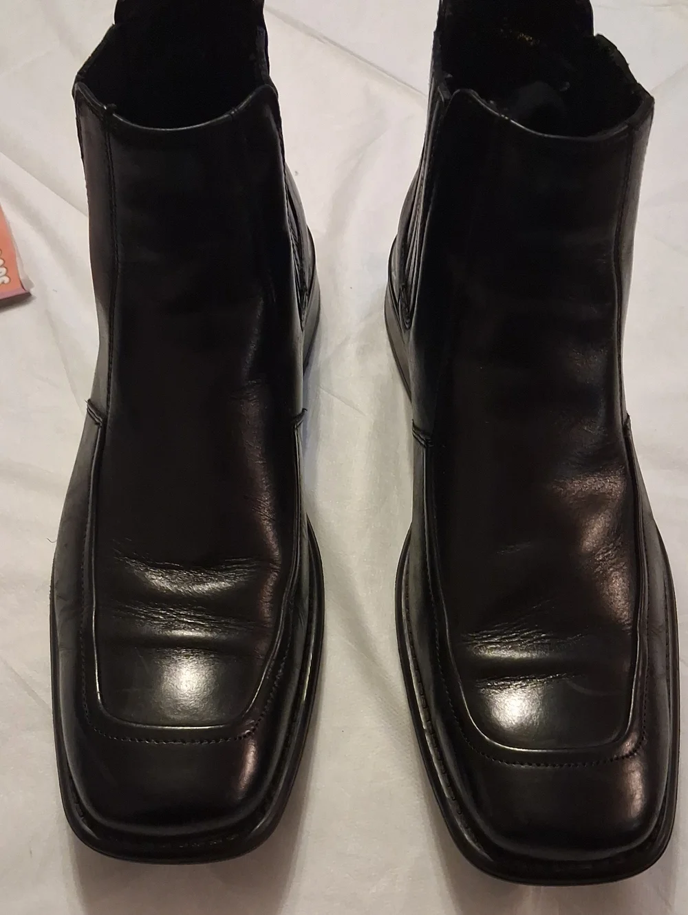 Skechers Men’s Black Leather Chukka Boots